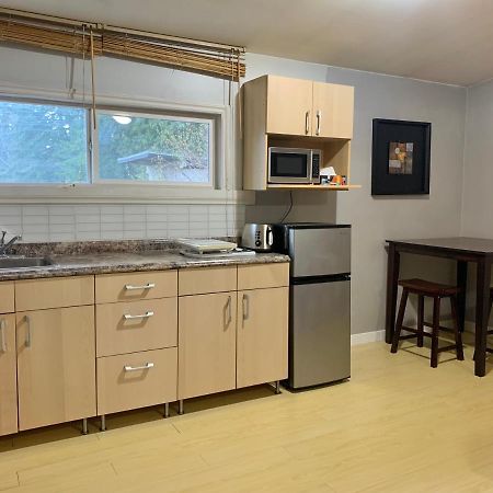 Whole Suite To Yourself At Coquitlam Centre! พอร์ทคอควิทแลม ภายนอก รูปภาพ