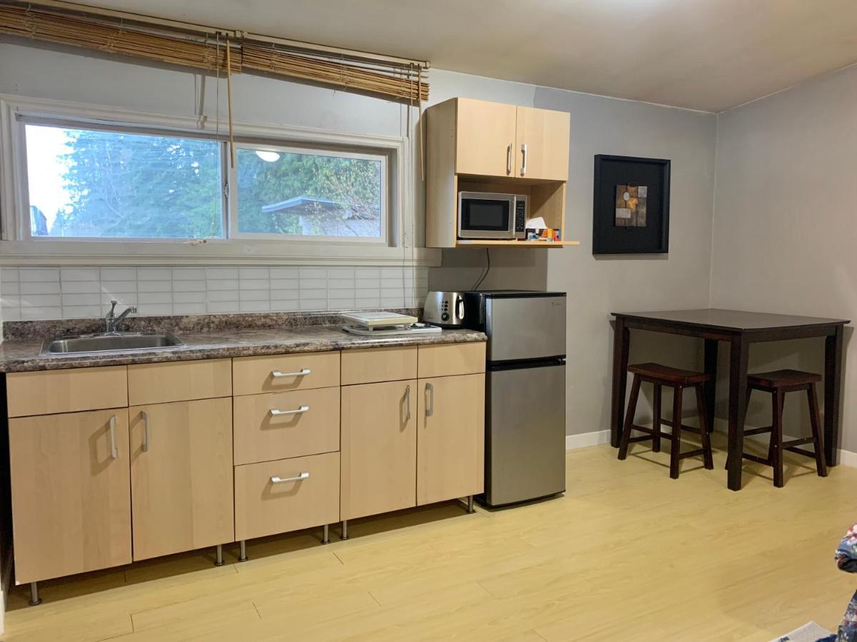 Whole Suite To Yourself At Coquitlam Centre! พอร์ทคอควิทแลม ภายนอก รูปภาพ