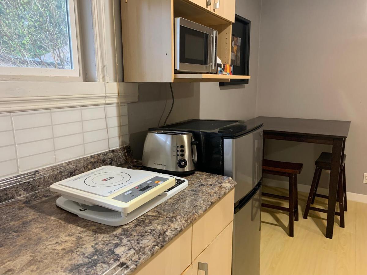 Whole Suite To Yourself At Coquitlam Centre! พอร์ทคอควิทแลม ภายนอก รูปภาพ